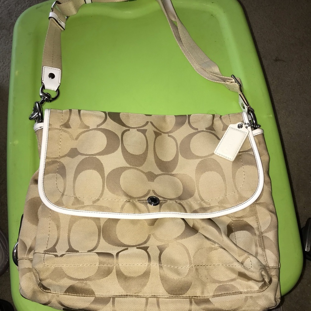Coach Messenger Style Crossbody purse